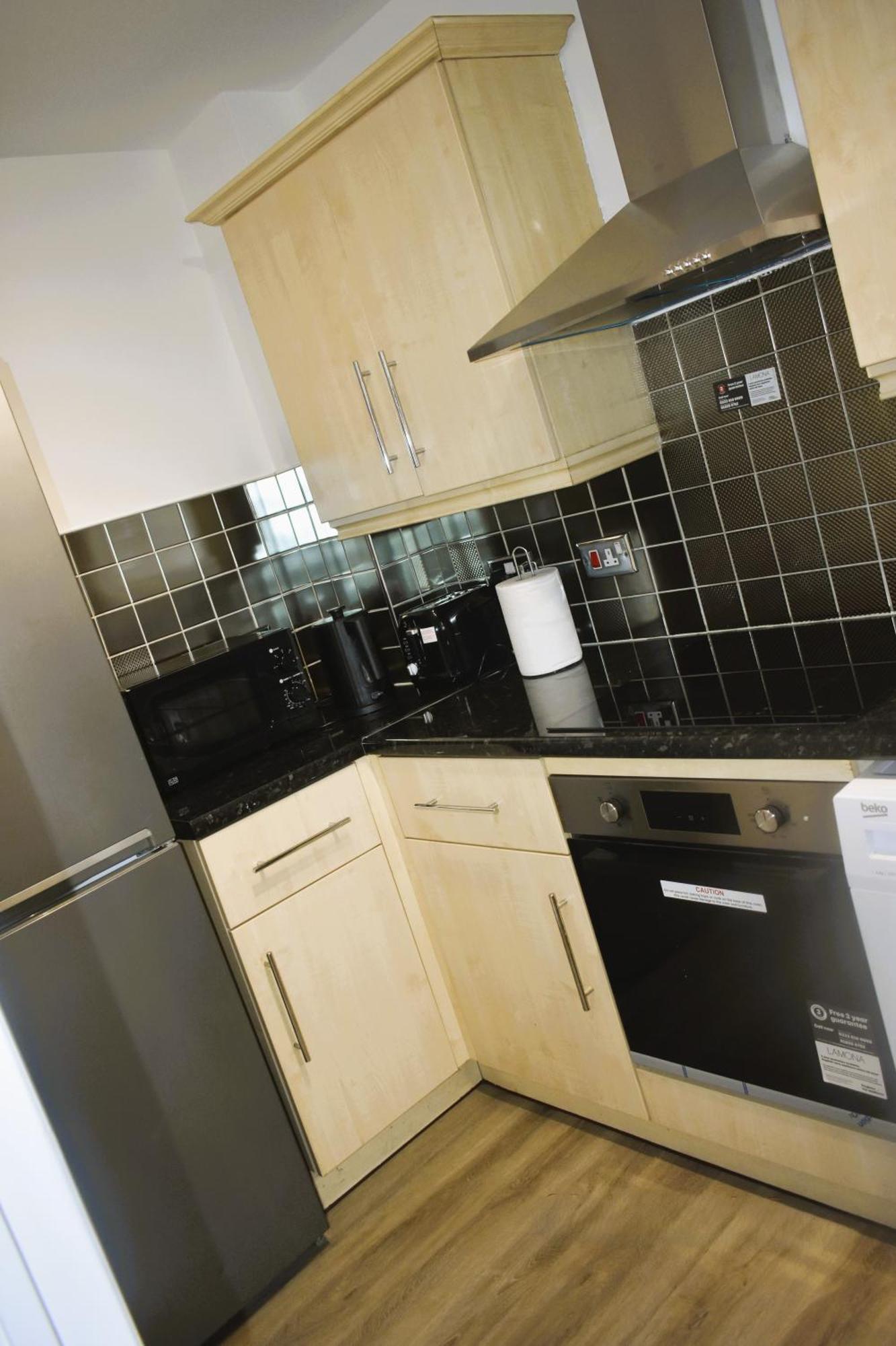 Luxury 2 Bed House With 3 Beds,3 Free Parking Lot In Dartford Near Town Centre, Adjacent Bus Stop, Train Station, Bluewater Mall, 25Mins To London City Airport,20 Miles From Central London Eksteriør bilde