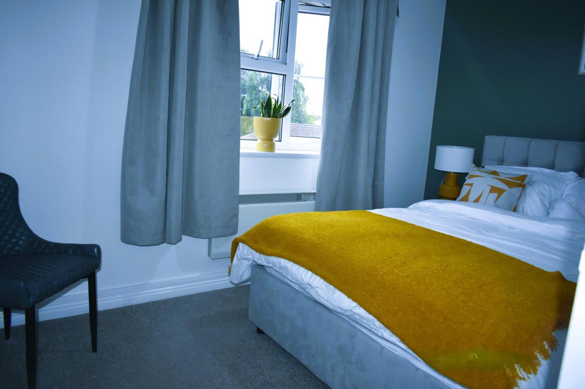 Luxury 2 Bed House With 3 Beds,3 Free Parking Lot In Dartford Near Town Centre, Adjacent Bus Stop, Train Station, Bluewater Mall, 25Mins To London City Airport,20 Miles From Central London Eksteriør bilde